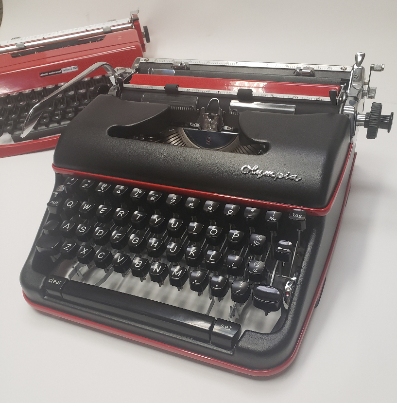 Olympia SM3-SM4 Typewriter In Flat Black #17.2