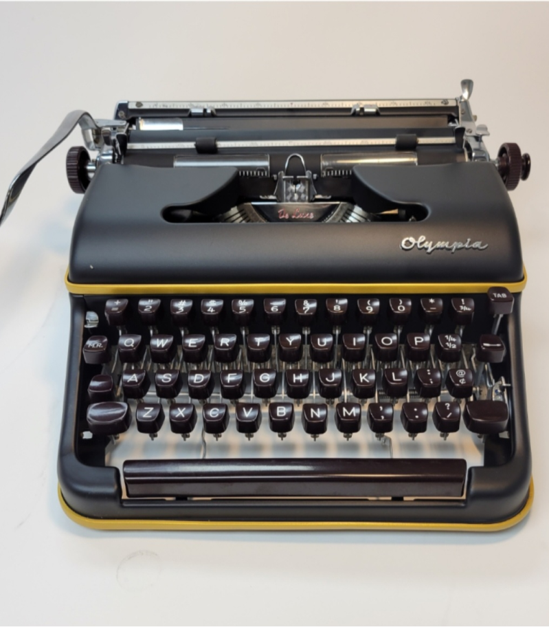 Olympia Typewriter I #30.2